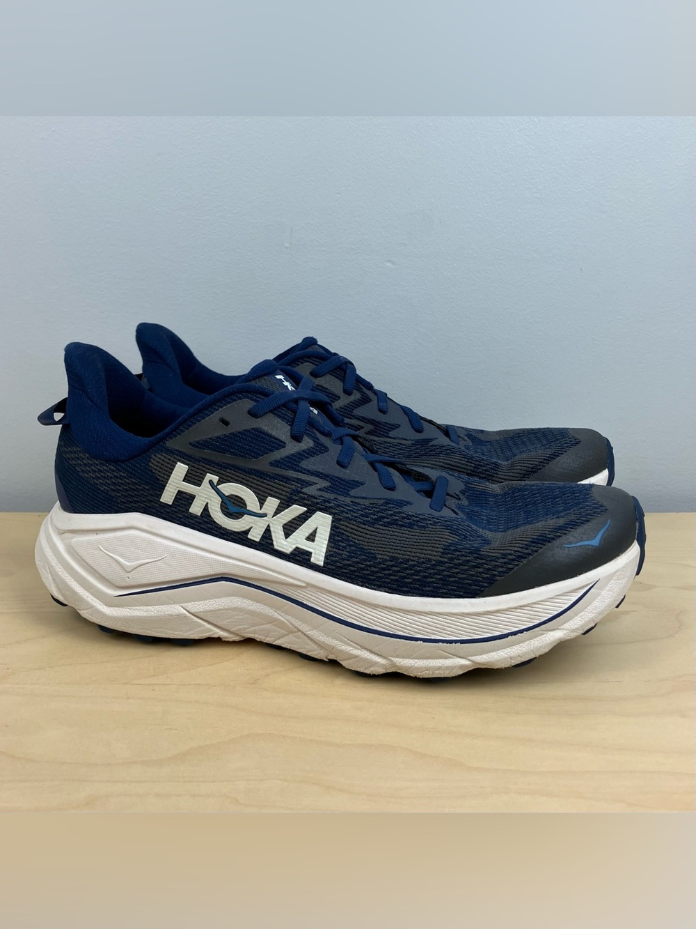 Hoka One One Men’s Size 11.0 D Challenger 8 All Terrain Athletic Running Shoes